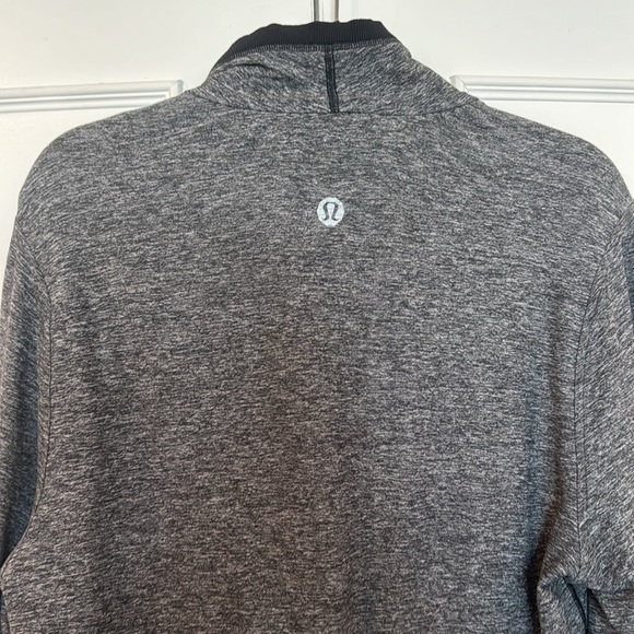 Lululemon Heathered Black 1/2 Zip Pullover Sweatshirt Zippered Pocket Size M - Picture 5 of 11